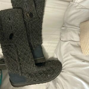 Knitted UGG boots